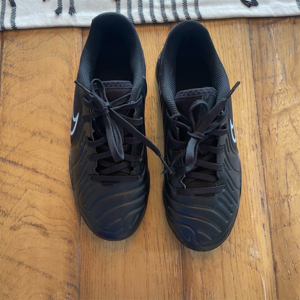 Nike Tiempo Jr Legend 10 Club Youth Indoor Soccer Shoes Black